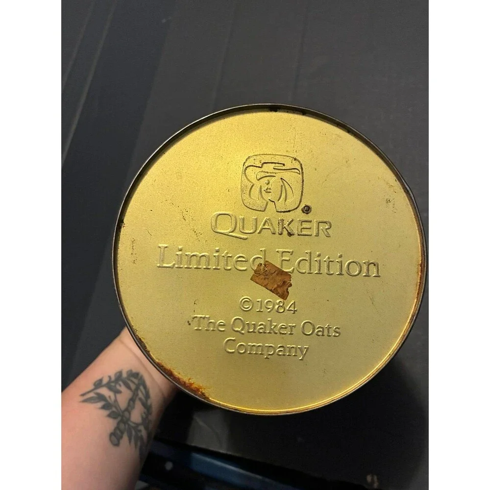 The Quaker Factory charming vintage